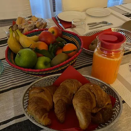 לינה וארוחת בוקר Maison Amoraina Ascarat