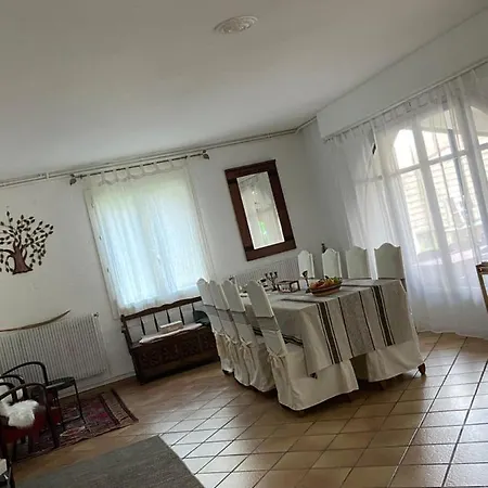 לינה וארוחת בוקר Maison Amoraina 3*